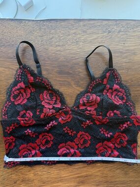 Black & Red Lace Bralette - Women Intimates